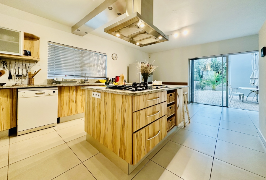 5 Bedroom Property for Sale in Vermont Western Cape